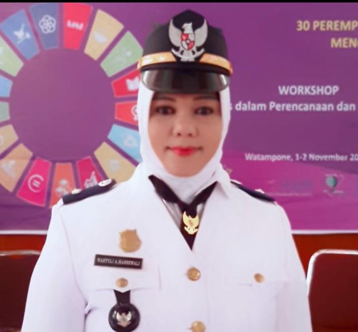 Kades Mallari, Andi Wahyuli S.Pd salah satu kades perempuan di Kabupaten Bone yang akan menjadi narasumber di Kegiatan Webinar Nasional yang diselenggrarakan Kagama.