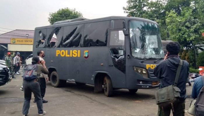 Polsek Ciracas Dibakar Massa, TNI-Polri Ungkap Faktanya