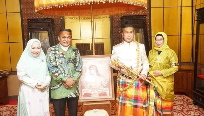 Pulang Kampung, Pangdam XIV Hasanuddin Diberi Gelar Adat