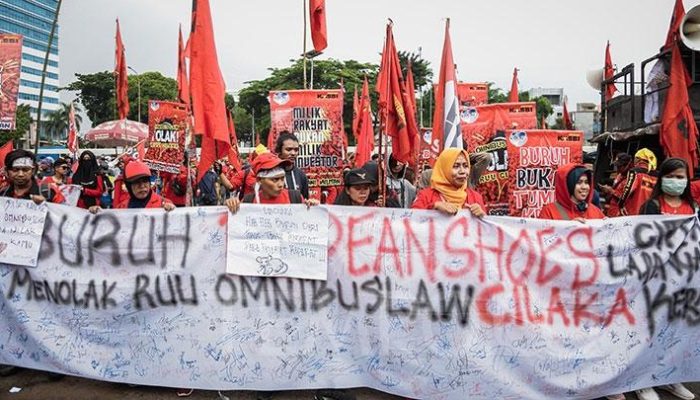 Pasal-pasal Kontroversial dalam Bab Ketenagakerjaan UU Cipta Kerja