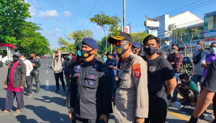 Disela Pengamanan Demo Aksi UU Omnibus Law, Yon C Rilis Lagu, Berikut Video Klipnya