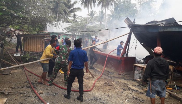 Satu Unit Rumah Semi Permanen di Passippo Hangus di Lalap si Jago Merah, Uang Puluhan Juta Ikut Terpanggang