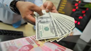 Nilai Tukar Dollar AS Terhadap Rupiah Hari ini Menyusut ke Rp 14.104