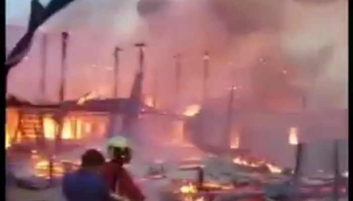Kebakaran Hebat, 7 Unit Rumah Panggung di Lamuru Ludes Dilalap Si Jago Merah