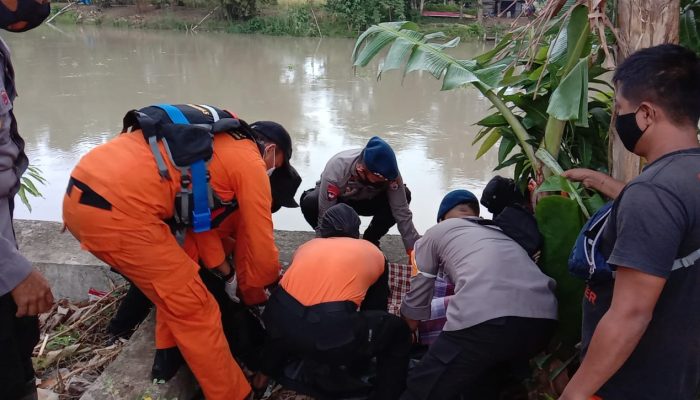 Kakek yang Hanyut di Sungai Walanae di Temukan Tak Bernyawa