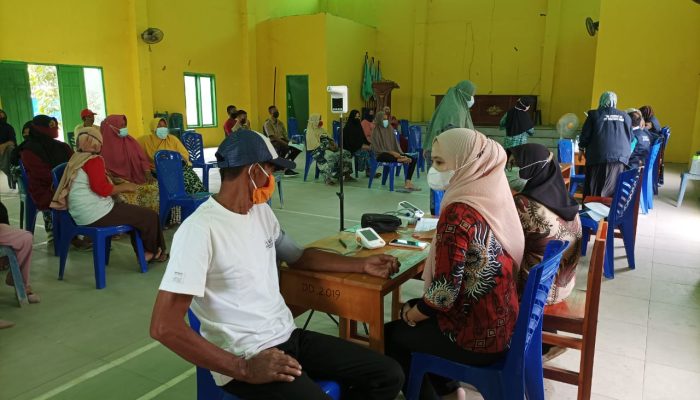 Puskesmas Ponre Gelar Vaksinasi Covid-19 di Dua Titik