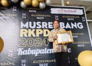 UMKM Tumbuh Pesat, BMPD Sub Bosowasi Diganjar Award Dari Pemkab Bone