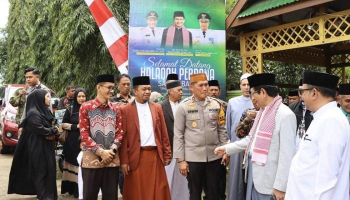 Kapolres AKBP Erwin Syah Hadiri Acara Halaqah Perdana Santri Ponpes Al-Ikhlas Ujung Bone