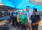 Blusukan di Pasar Palakka, Rio-Amir Jadi Rebutan Foto Para Pedagang