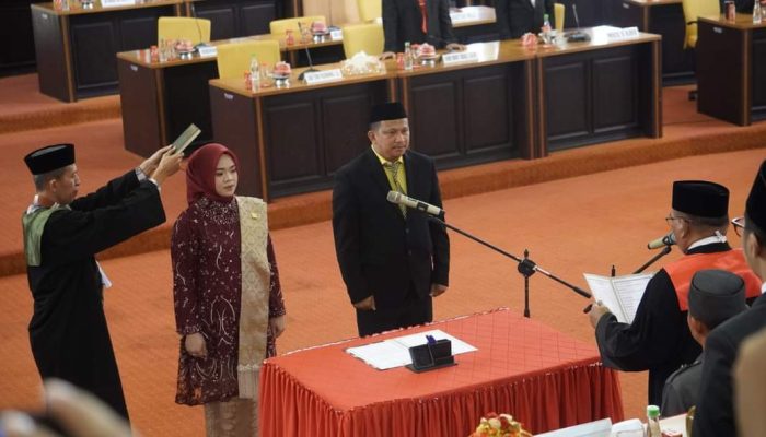 Andi Tenri Walinonong Catat Sejarah Perempuan Pertama Resmi Jabat Ketua DPRD Bone