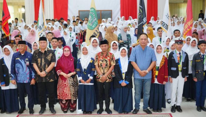 Putri Bupati Bone Andi Tri Caesara Jabat Ketua Umum OSIM MTsN 1 Bone