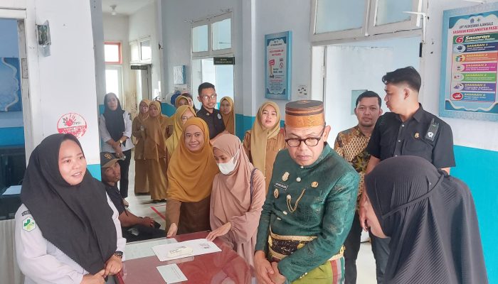 Wabup Bone Andi Akmal Sidak Puskesmas Ajangale, Ini Temuannya !