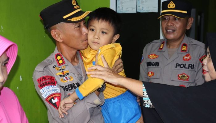 Kapolres Bone Gelar Anjangsana ke Purnawirawan Polri dan Anak Yatim