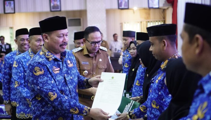 Pesan Kakanwil Kemenag Sulsel Dihadapan 380 PPPK Kemenag Bone yang Baru Terima SK
