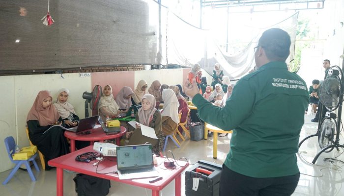 ITH Hadirkan Inovasi Teknologi di TK IT Al-Azizi Lewat Program Pengabdian Masyarakat