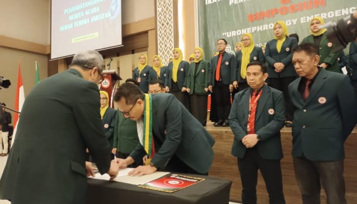 dr. Muh. Nur Abadi Resmi Dilantik Jadi Ketua IDI Bone Periode 2025–2028, Tegaskan Komitmen Majukan Kesehatan Daerah