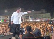 Cerita Haji Rendi Solihin, Hampir Lahir di Pesawat, Pulang Kampung Tunaikan Nasar, Boyong Artis Hingga Pejabat Kukar