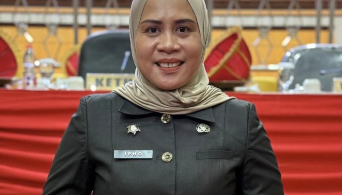 Apa ‘Dosa’ Haji Faidah, ‘Anak Manis’ Bupati Bone, Tapi Di ‘Anak Tirikan’ Ketua DPRD, Berikut Kontroversinya !