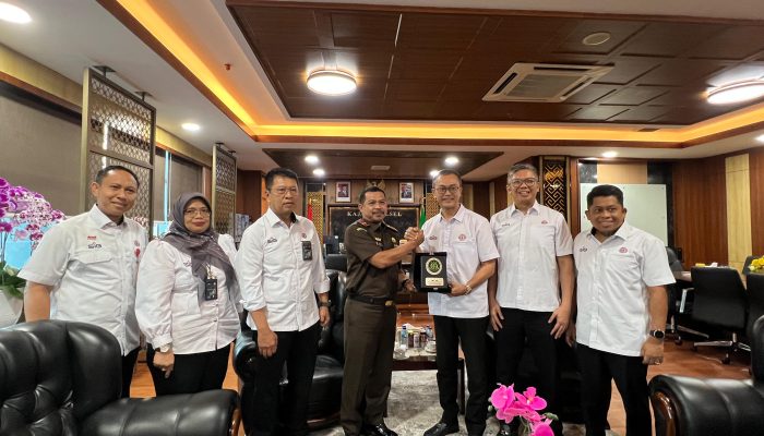 Direksi Baru PT Semen Tonasa Jalani Tradisi Mappatabe, Sowan ke Pangdam, Kapolda, dan Kajati Sulsel