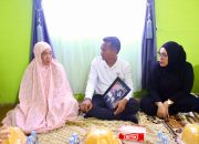 Air Mata Ibu Sarinawati Pecah Saat Disambangi Bupati Bone di Rumah Duka