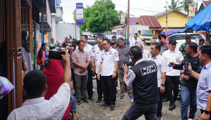 Wabup Andi Akmal Tertibkan Pedagang Pasar Mare Bone, Dorong Aktivitas Ekonomi Lebih Nyaman