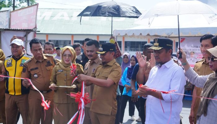 Kenang Jalan Masa SMA, Gubernur Sulsel–Bupati Bone Resmikan Peningkatan Aspal di Watampone