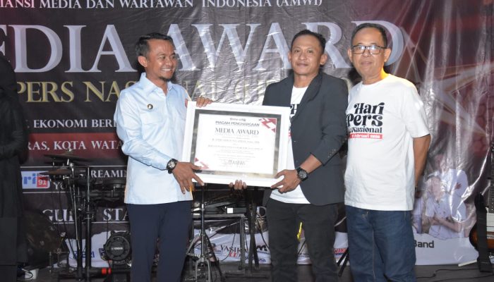 Media Award HPN 2026: Andi Asman Sulaiman Raih Penghargaan Bupati Peduli Infrastruktur dan UMKM