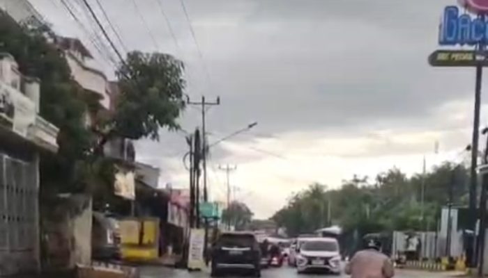 Jalan Agussalim Bone Terendam Banjir, Warga Soroti Drainase Diduga Buntu