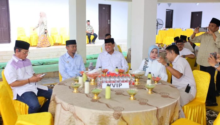 Duduk Semeja, Bisik-bisik NH ke Bupati AAS