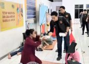 Jaga Kamtibmas Ramadan, Satreskrim Polres Bone Patroli Sambil Bagikan Makan Sahur