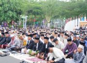 Bupati dan Wabup Bone Salat Id Bersama Ribuan Warga di Lapangan Merdeka