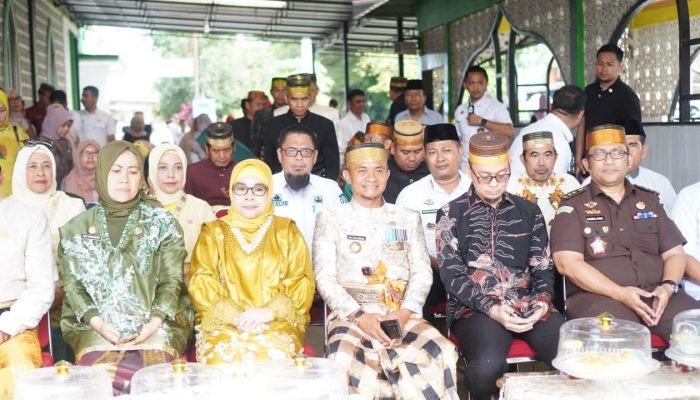 Jelang HJB Bone ke-696, Bupati Andi Asman Ziarahi  Makam Kepala Afdelin di Maros