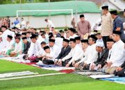 Gubernur Sulsel dan Mentan Amran Salat Id Bareng Warga di Kampung Halaman